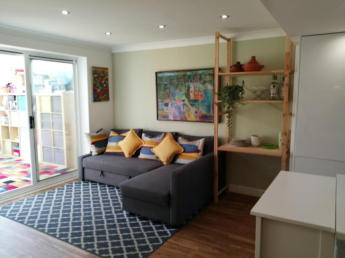 باري Spacious Townhouse With Sea Views Near Cardiff المظهر الخارجي الصورة