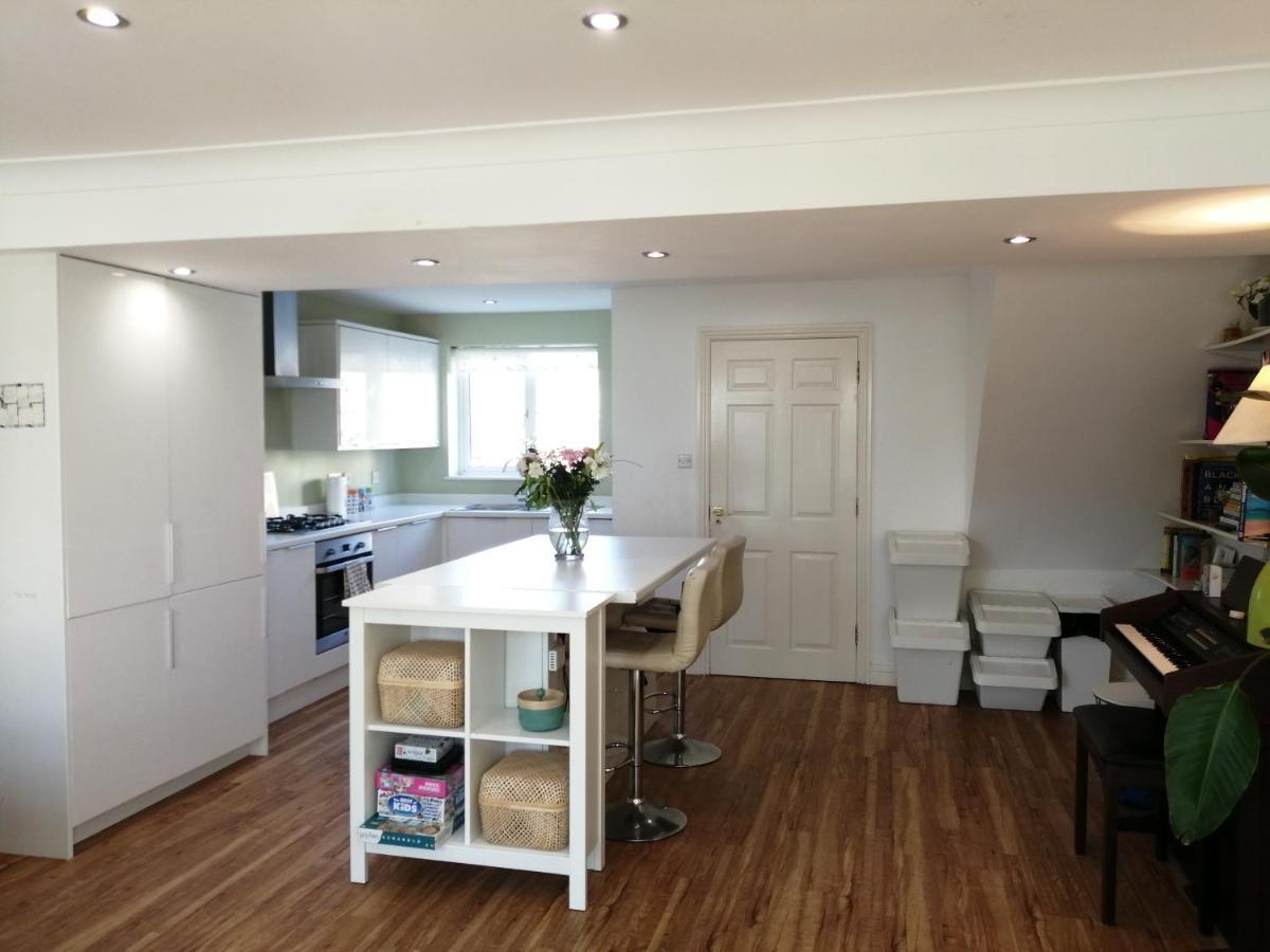 باري Spacious Townhouse With Sea Views Near Cardiff المظهر الخارجي الصورة