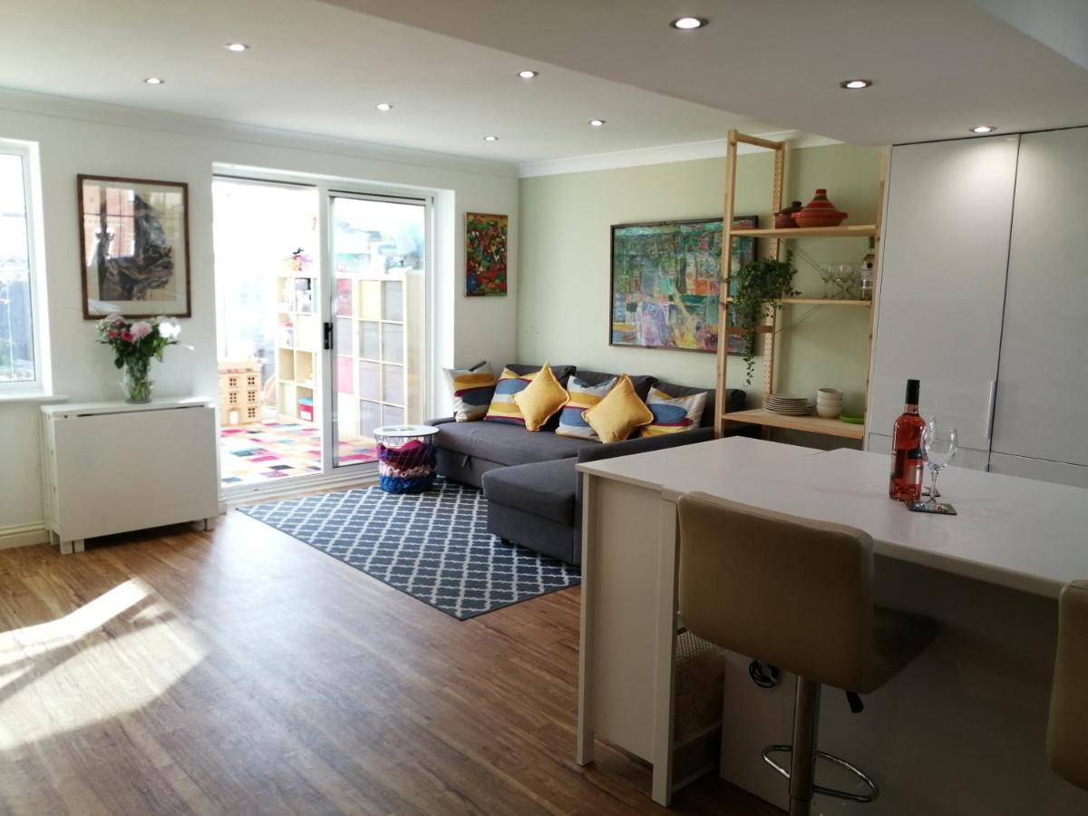 باري Spacious Townhouse With Sea Views Near Cardiff المظهر الخارجي الصورة